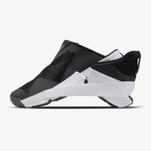 Nike Go Flyease black and white slip on sneakers. Men’s 9 /Women’s 10.5.